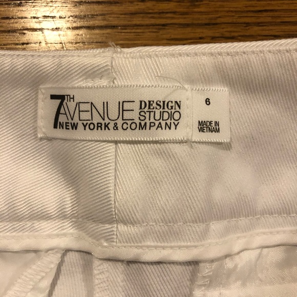 New York and Co white shorts - Picture 3 of 3